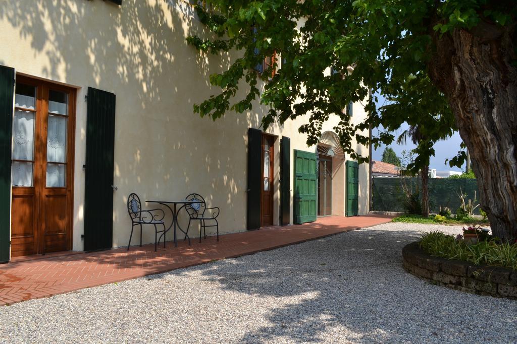 Agriturismo La Breda Guest House San Felice del Benaco Eksteriør bilde