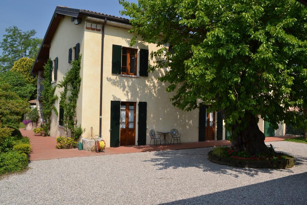 Agriturismo La Breda Guest House San Felice del Benaco Eksteriør bilde